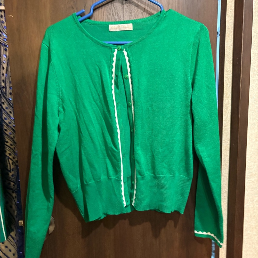 Elegant Green Women's Cardigan - Picture 2 of 3